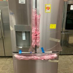 GE GFE28GYNFS 27.8-cu ft French Door Refrigerator  J