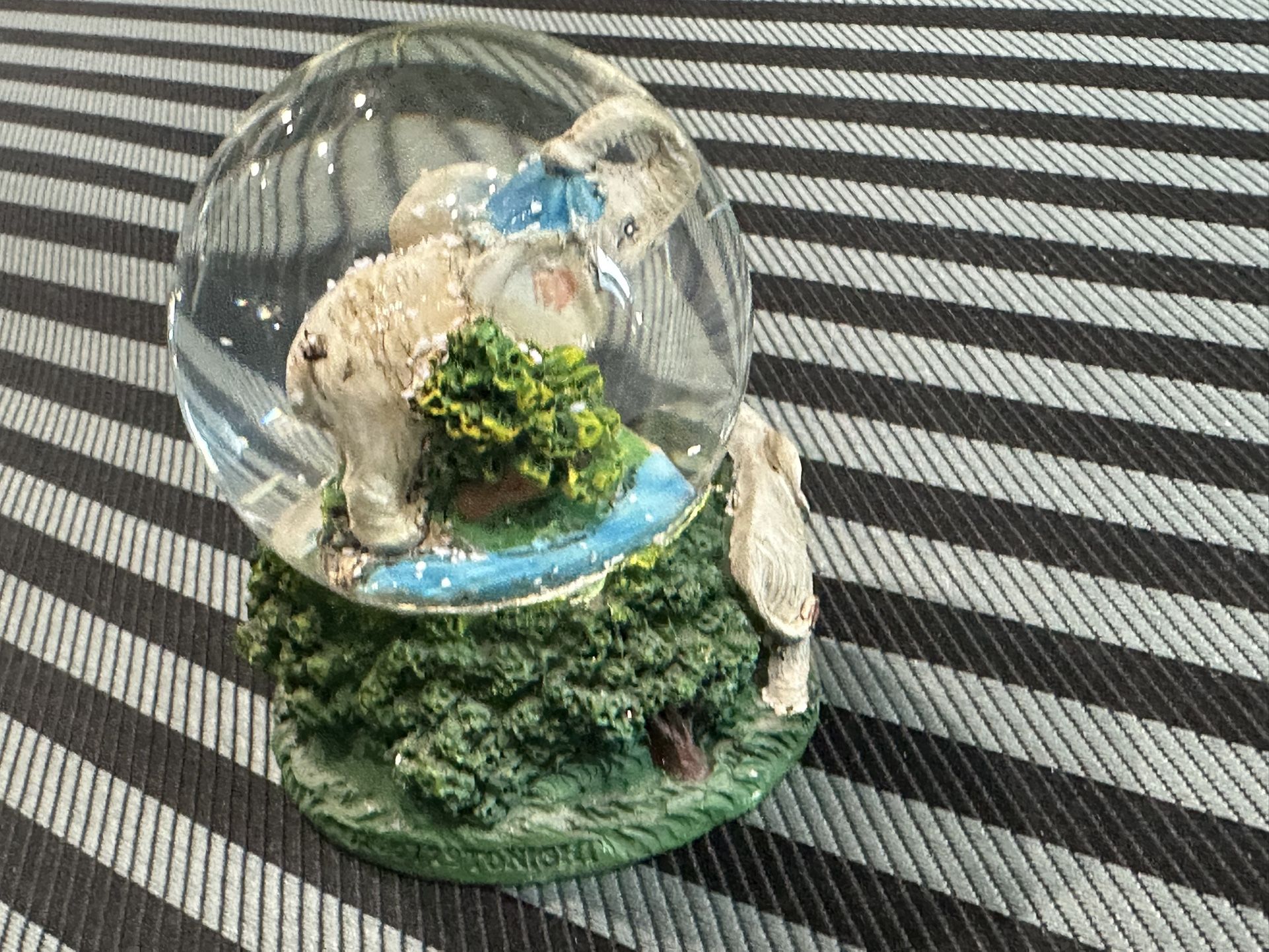Elephant globe