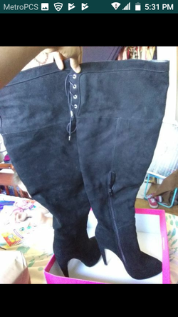 Black thigh high boots size 7.5
