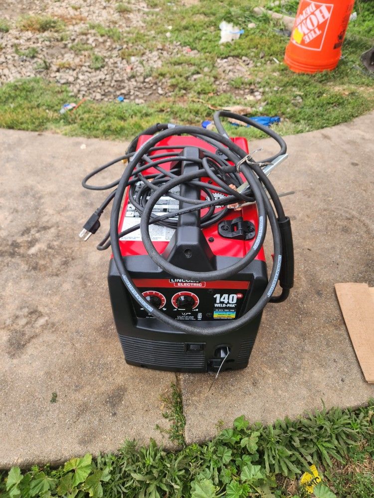 
Lincoln Electric
Weld-Pak 140 Amp MIG and Flux-Core Wire Feed Welder, 115V, Aluminum Welder with Spool Gun sold separately
2.3k
