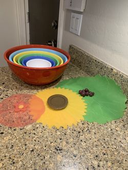 Xoxo Nesting Bowls With Suction lids
