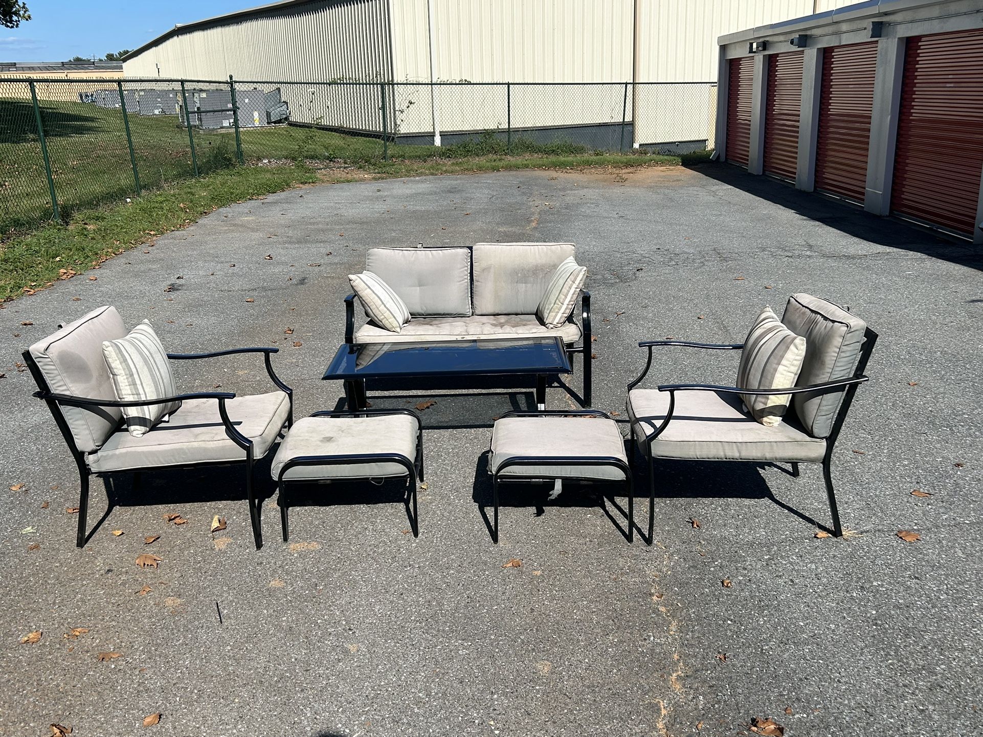 Beautiful Conversation Set Couch, 2 Oversized Chairs, Coffee Table and 2 Ottomans OBO **