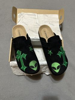 Custom Black Suede Clogs – Green Alien & Cross Patch Design – Soft Footbed Slides – Any Size