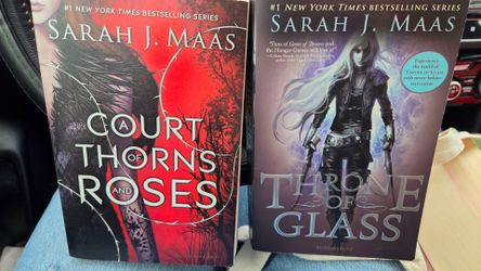 First editions: A court of Thorns and Roses/Throne of Glass