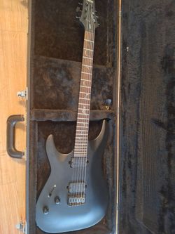 Upgraded Schecter Damien 6 - Case included (left handed)