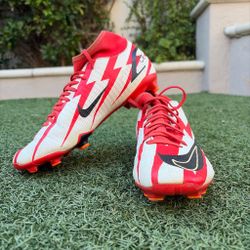 Red Nike cleats Sz 5.5 men