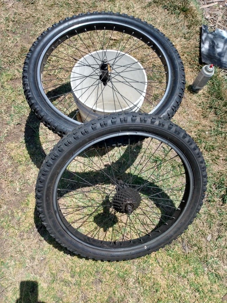24 Inch Wheel Set With 7 Speed, Fat Tires