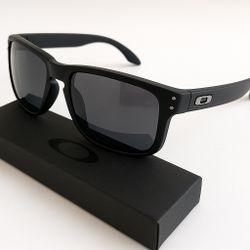 New Oakley Holbrook XL Sunglasses  (2025 Model)