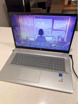 Rose Gold HP Laptop 17t-cn300