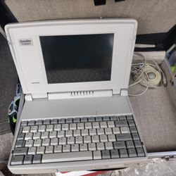 1990's Toshiba Satellite T1960CT Laptop