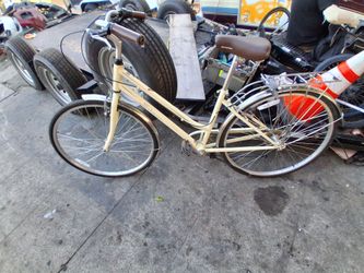 Schwinn beach cruiser