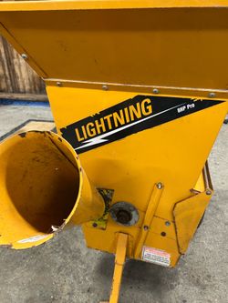 Lightning 8hp wood chipper