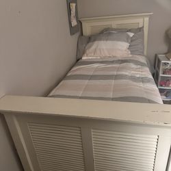 Twin Bed 