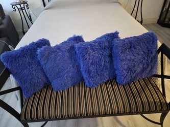 Decorative pillows royal blue