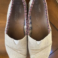 TOMS Classic Linen Slip-Ons – Women’s 8