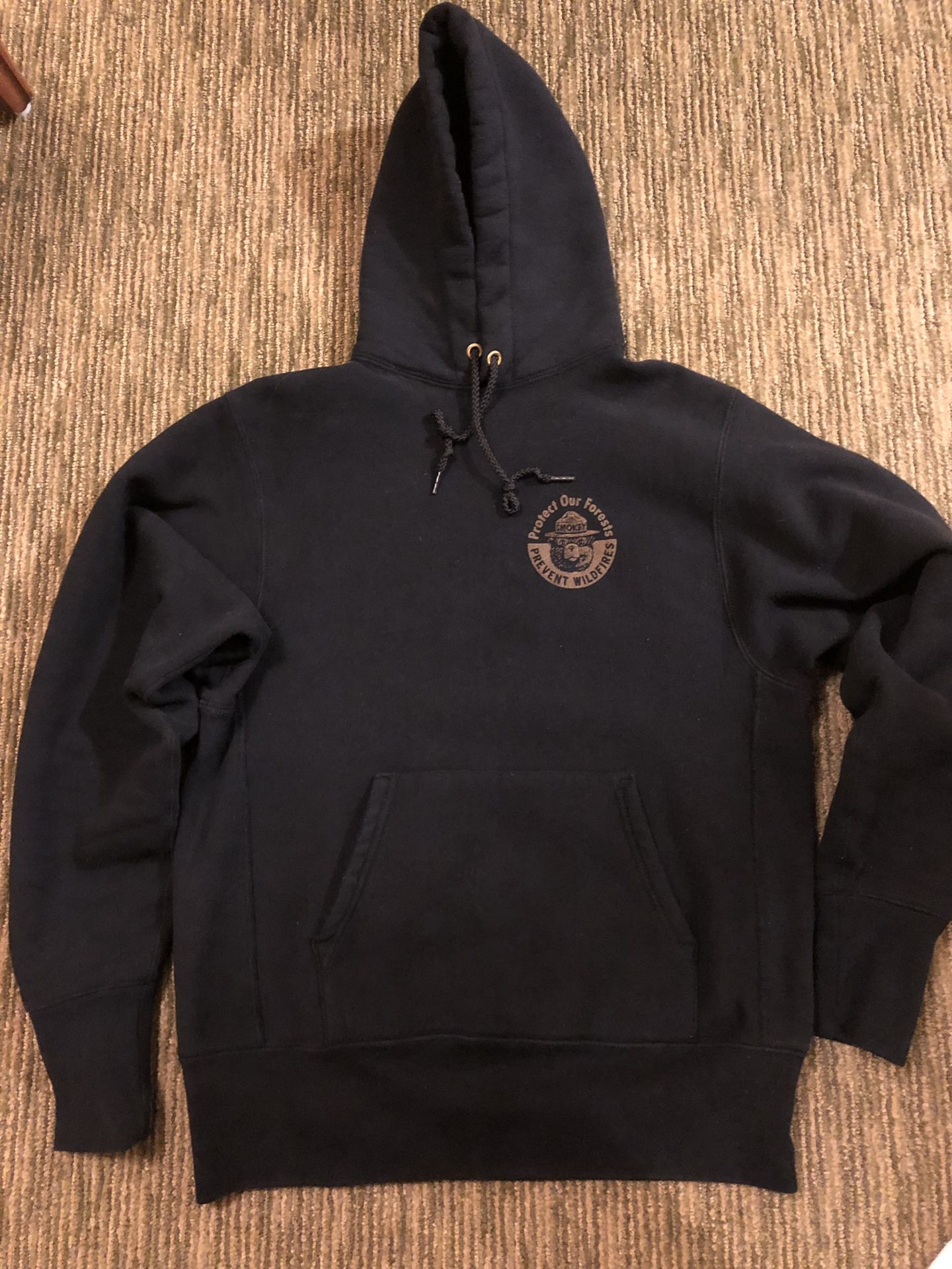 Filson Smokey the Bear Sweatshirt. Hard to find. Men. Size small.