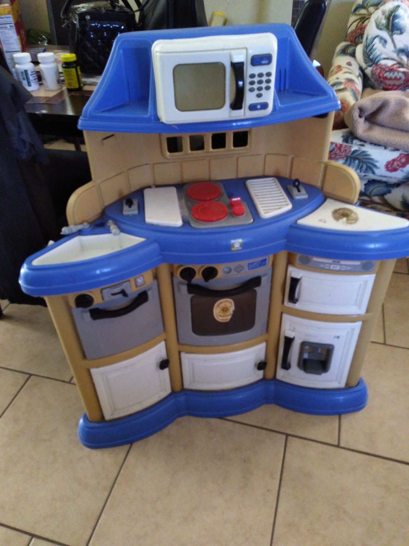 Play Kitchen 3ft tall