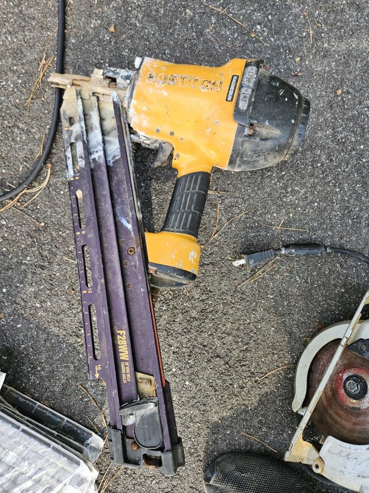 Works Great Bostitch Nail Gun