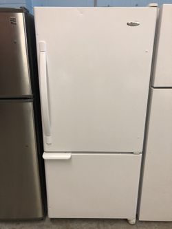 White Bottom Freezer Refrigerator With Ice Maker