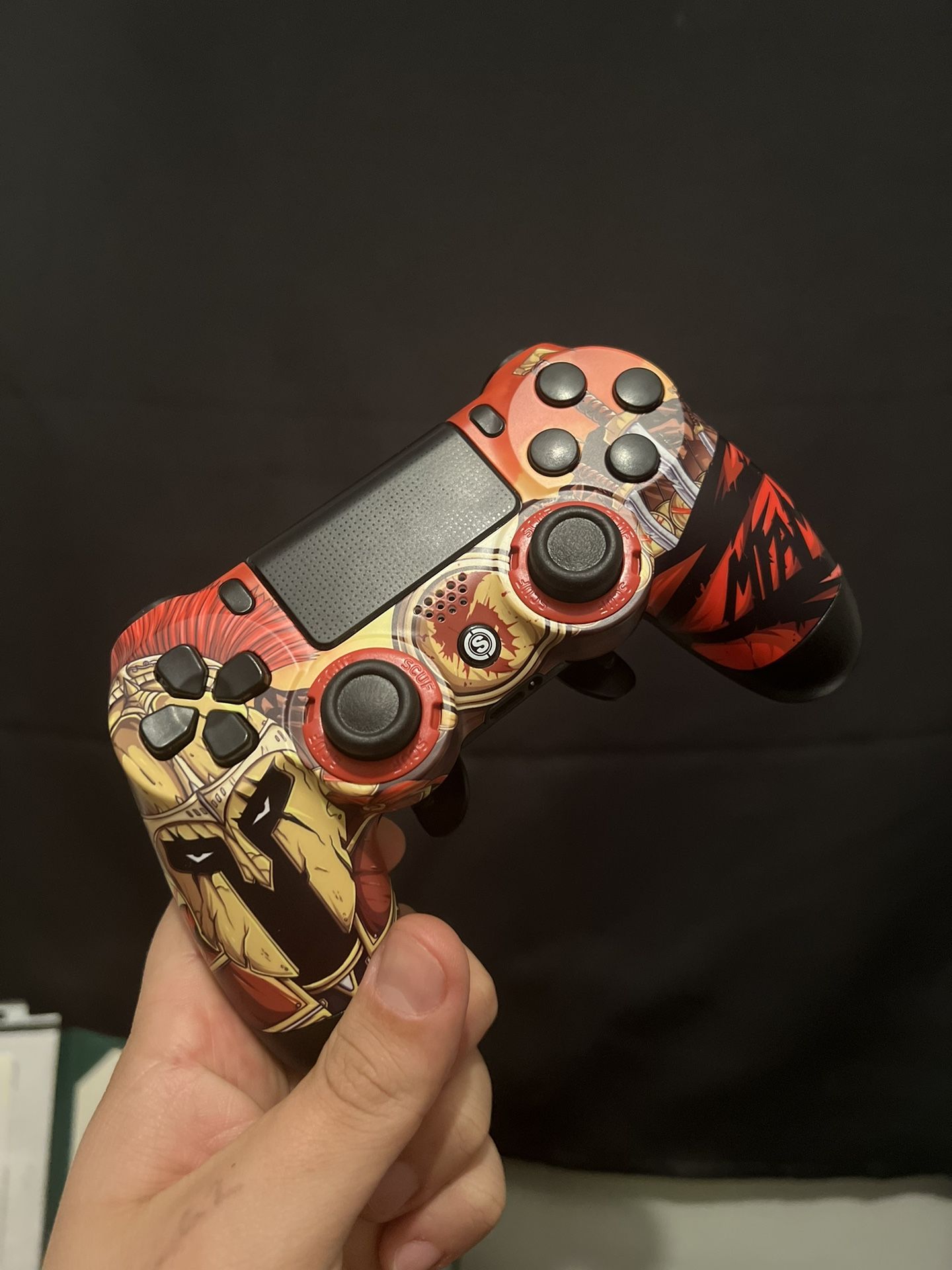 Nickmerc’s “Spartan Loyalty” Scuf Controller
