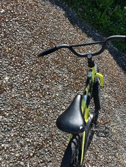 Color yellow Brand Rock it huffy