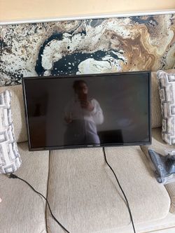 32in Polaroid Flatscreen Tv