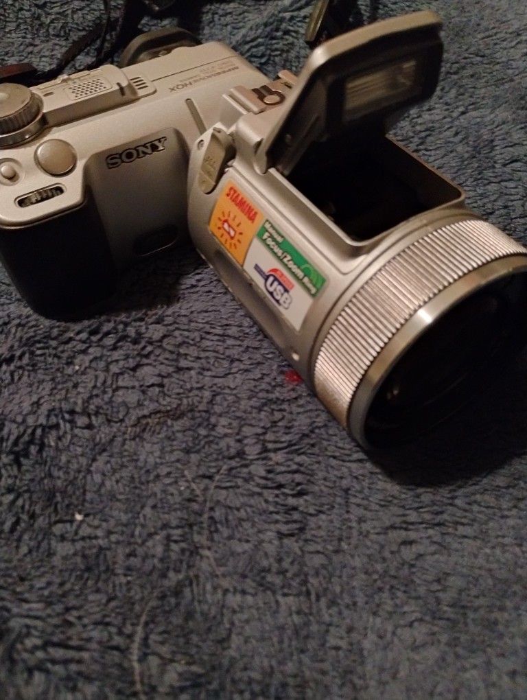 Sony Mpeg Movie HQX Digital Camera!!