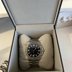 New Authentic Gucci Men Watch New Comes With Box