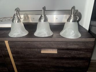Bathroom light fixture x 3