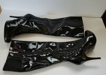 Guess Patent leather boots, sz 9