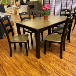 Froshburg Grayish Brown/Black 7-Piece Dining Set /Dining table and Chairs 