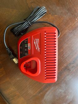Milwaukee M12 Charger