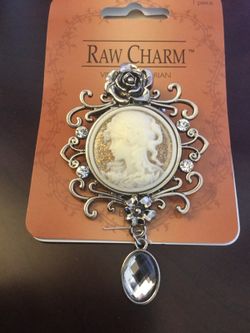 Beautiful Vintage. Cameo brooch / Silver Accessories 🌿🦋🌿