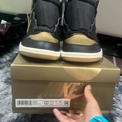 Jordan 1 Black/ MTLC GOLD 