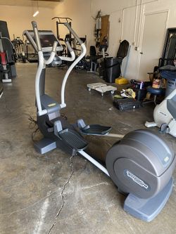 Technogym Synchro Excite 700 Elliptical, Commercial Gym Equipment