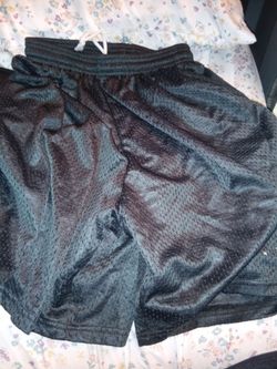 La camiseta negra es talla XS (5)