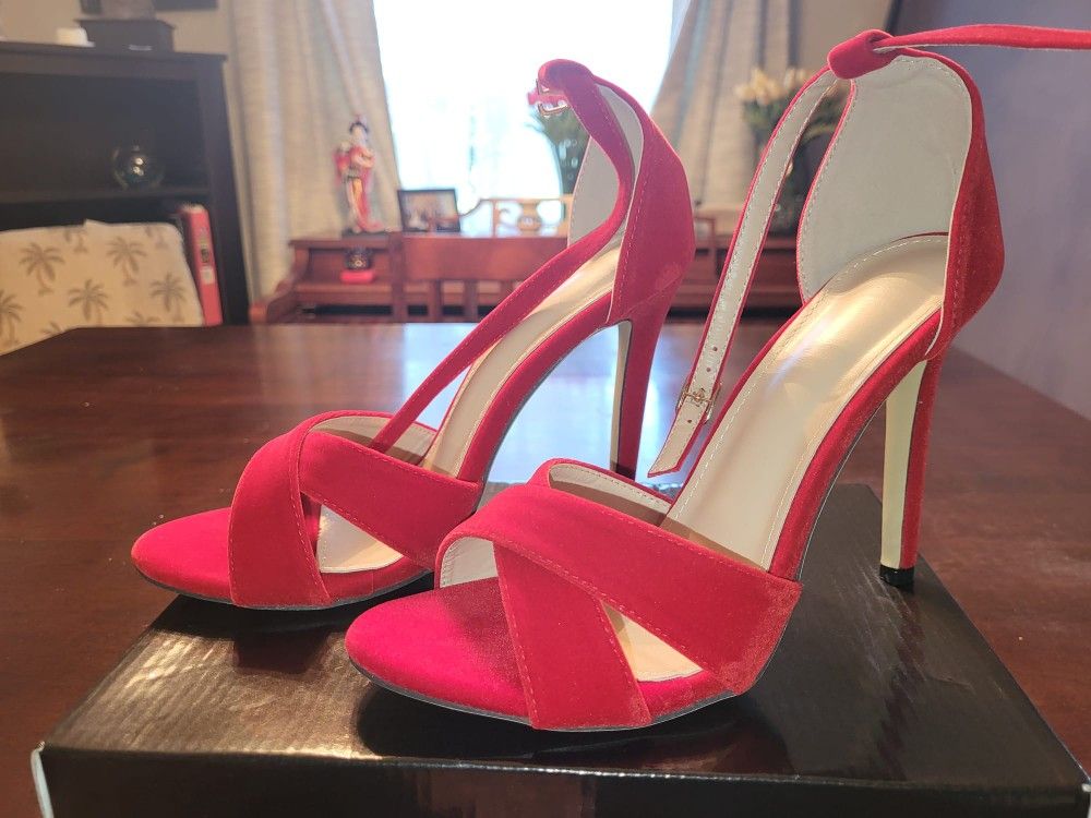 High heel sandals