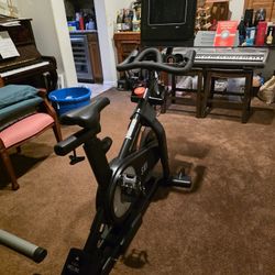 Nordic Track S10i Bike.  Like New!  Hardly Used