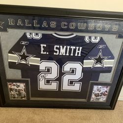 Dallas Cowboys Hall Of Fame Emmitt Smith Autographed Jersey In A Super Nice Frame!  Authenticated Signature Perfect Last Minute  🎁!