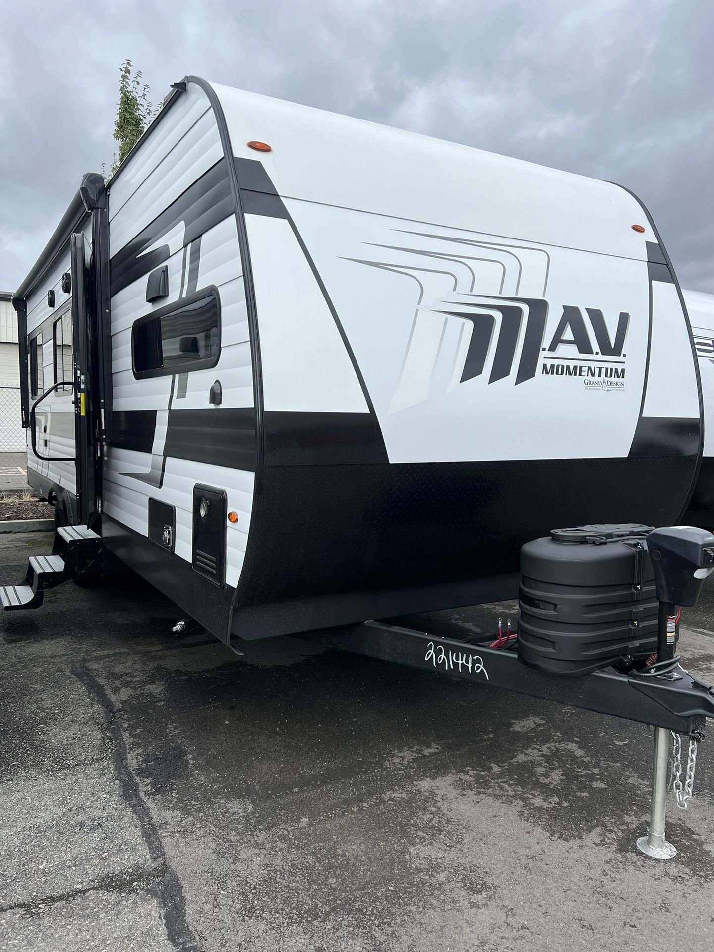 2025 Grand Design Momentum 24MAV