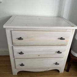Solid Wood 3 Drawer Dresser