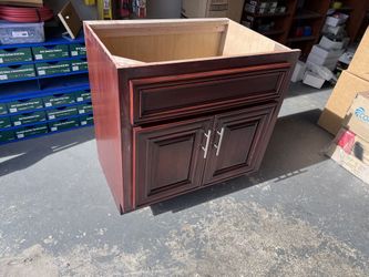 32 Inch Wide Cabinet