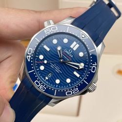 Men's mechanical watch 42mm, brand new with box, the best gift