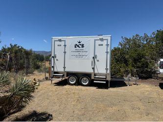 Restroom trailer