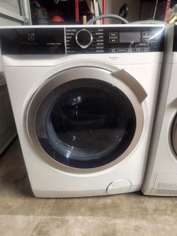 Electrolux stackable washer(2.4cu ft) and electric Ventless dryer(4cu ft)