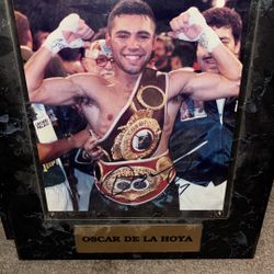 Oscar De La Hoya Signed 8x10