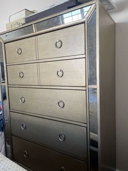Elegant Gold & Mirrored Bedroom Furniture for Sale