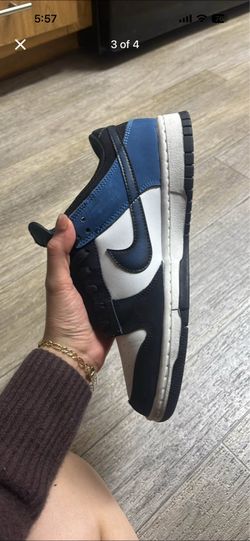 Men’s size 7 Nike dunks