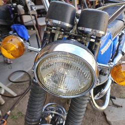 Vintage 1974 HONDA 450 DOHC MOTORBIKE