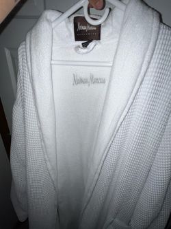 Neiman Marcus Exclusive White Waffle Bathrobe
